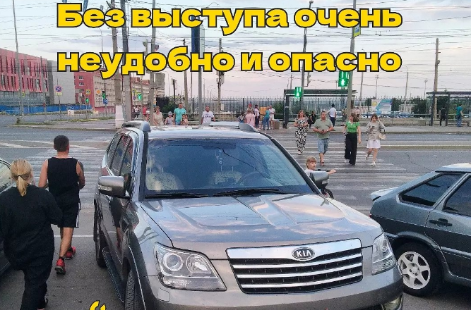 Волгоградский общественник требует очистить подножье Мамаева кургана от засилья автомобилей
