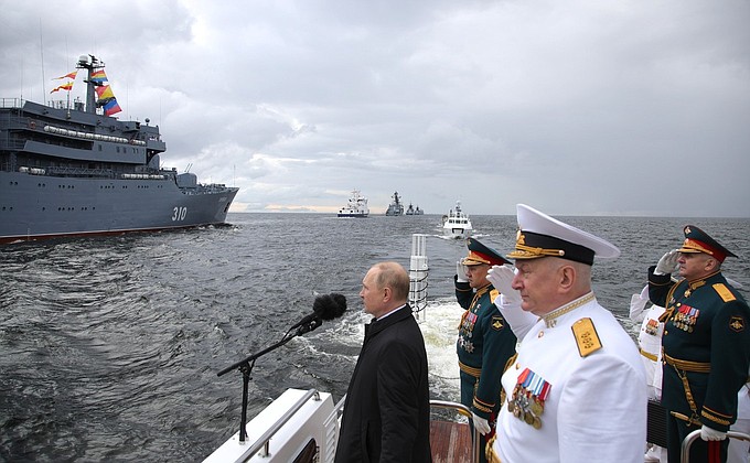 В День Военно-Морского Флота Владимир Путин подписал указ об утверждении новой Морской доктрины России