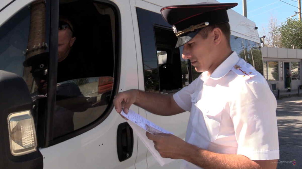 В Волгограде полиция провела скрытую проверку маршруток и автобусов