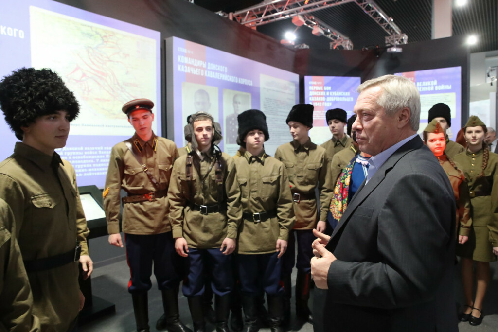 Губернатор Ростовской области в День Героев Отечества поприветствовал воспитанников казачьих корпусов