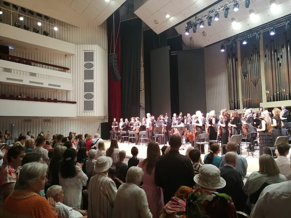 Волгоградский академический симфонический оркестр завершил концертный сезон программой ко Дню России