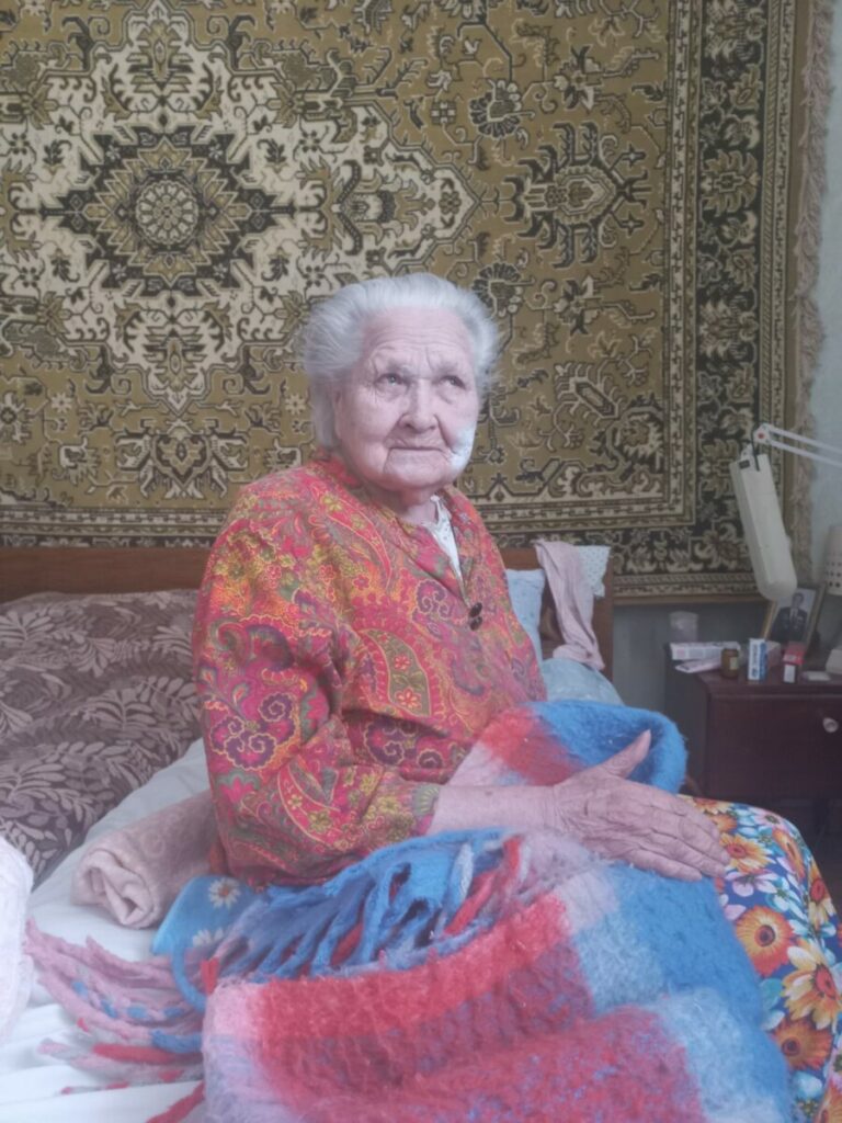 Протекающей крышей в квартире 102-летней ветерана Великой Отечественной войны занялся Следственный комитет
