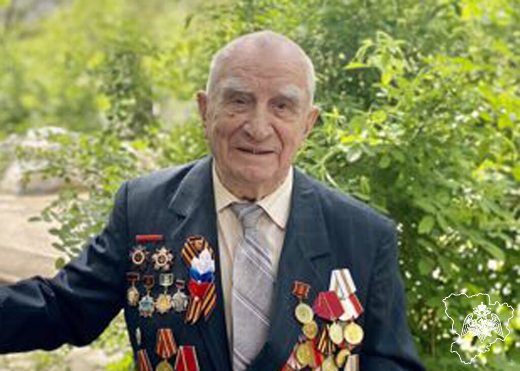 В Волгограде поздравляют ветеранов с Днём Победы