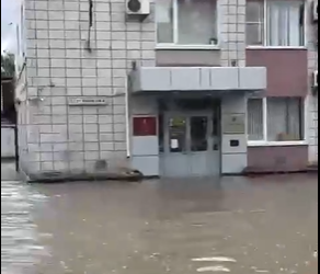 Администрация Кировского района и маршрутка утонули после июньского дождя в Волгограде