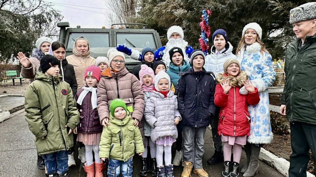 Росгвардейцы Волгоградской области исполнили новогодние мечты детей-сирот в рамках акции «Елка желаний»