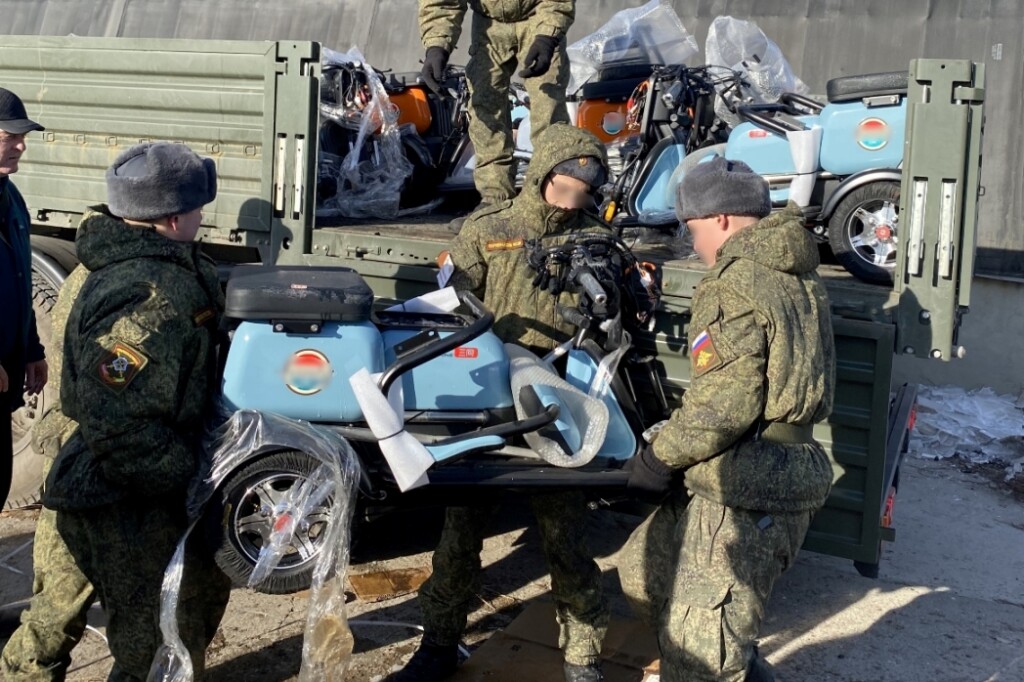 Таможенники передали военным конфискованную в Волгоградской области мототехнику на 10 миллионов рублей