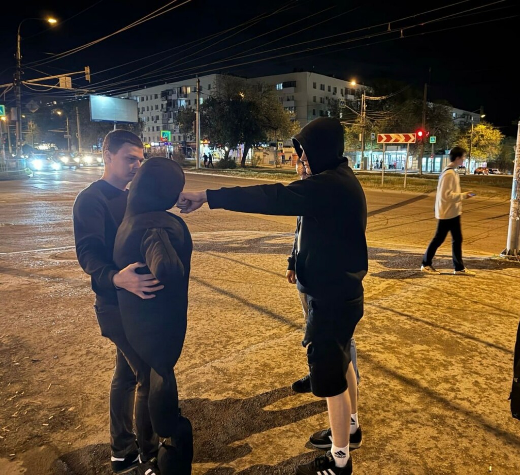 В Волгограде задержаны двое, в том числе несовершеннолетний, по обвинению в умышленном нанесении тяжких телесных повреждений