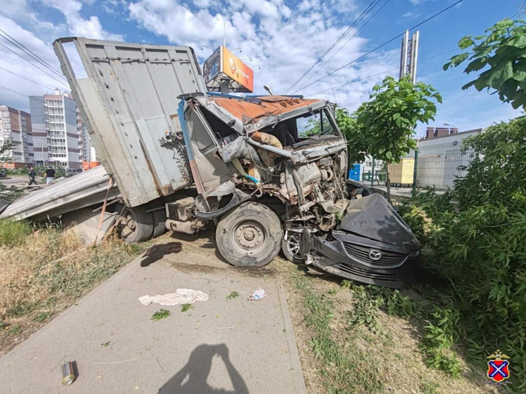 В Кировском районе выясняют причины утреннего ДТП