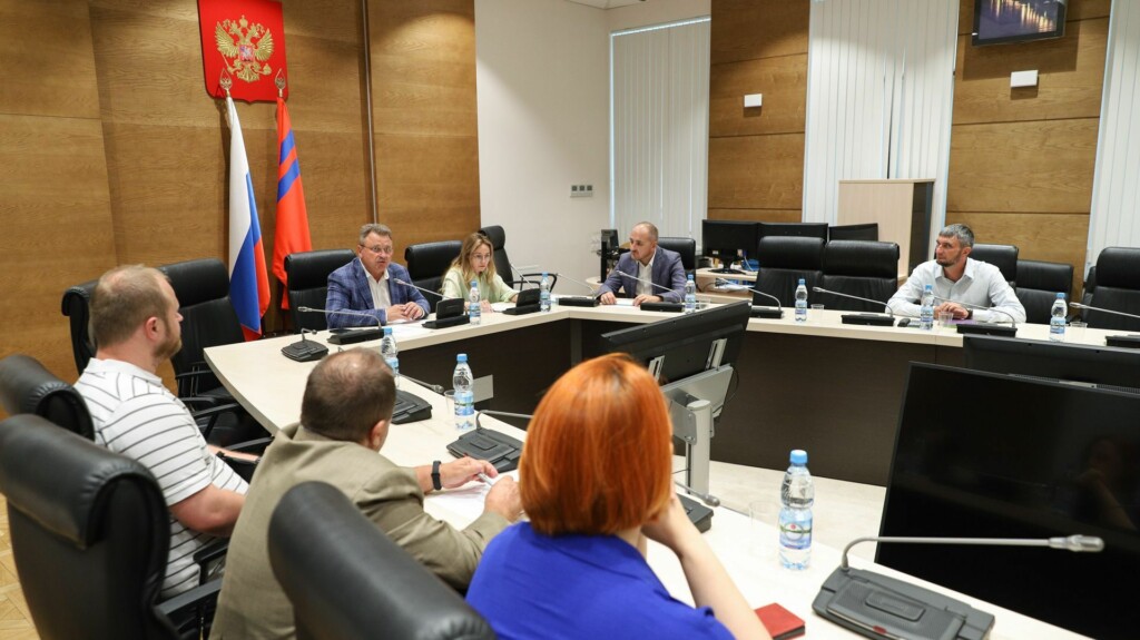 В областном парламенте обсудили вопросы внедрения цифровых технологий в почтовых отделениях