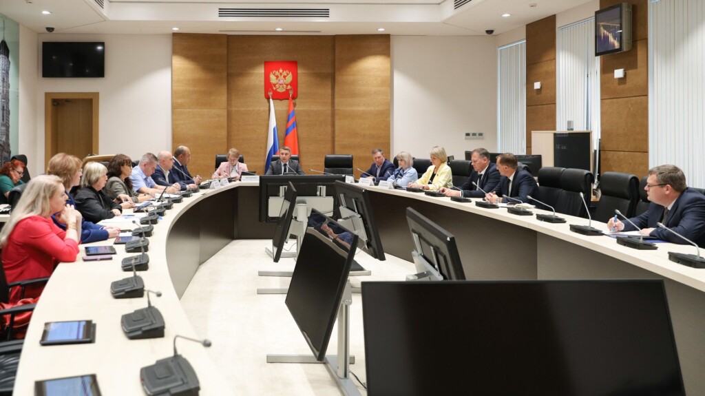 Облдума обсудила проект закона о сохранении памяти жертв геноцида советских граждан
