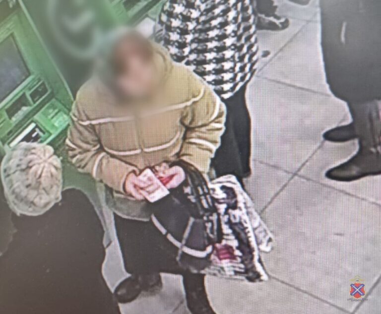 Задержана пенсионерка, похитившая деньги из банкомата в Урюпинске