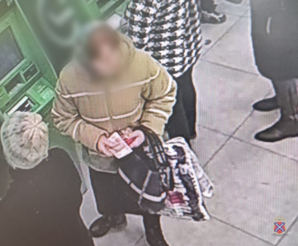 Задержана пенсионерка, похитившая деньги из банкомата в Урюпинске