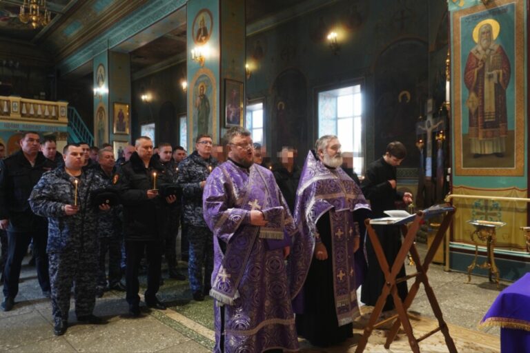 В Волгограде отметили День Росгвардии молитвой о здоровье сотрудников