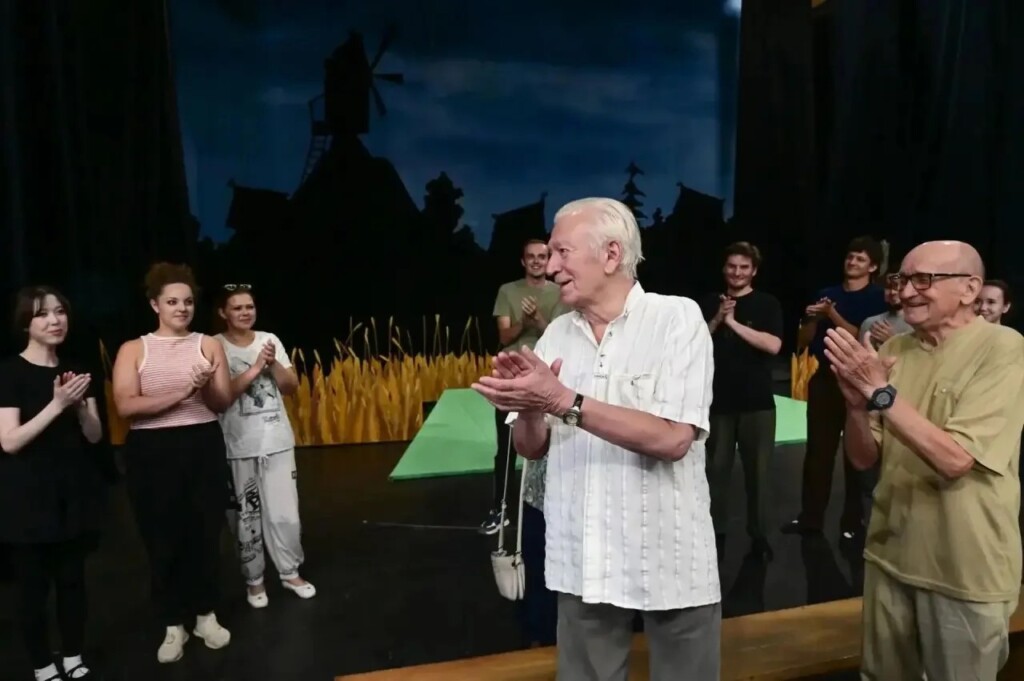 Артисты “Волгоградской вертикали” встретились с коллективами родных учреждений